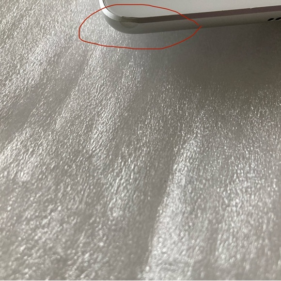 Apple iPad 9.7 6th Gen Tablet (A1893) - Picture 4 of 4